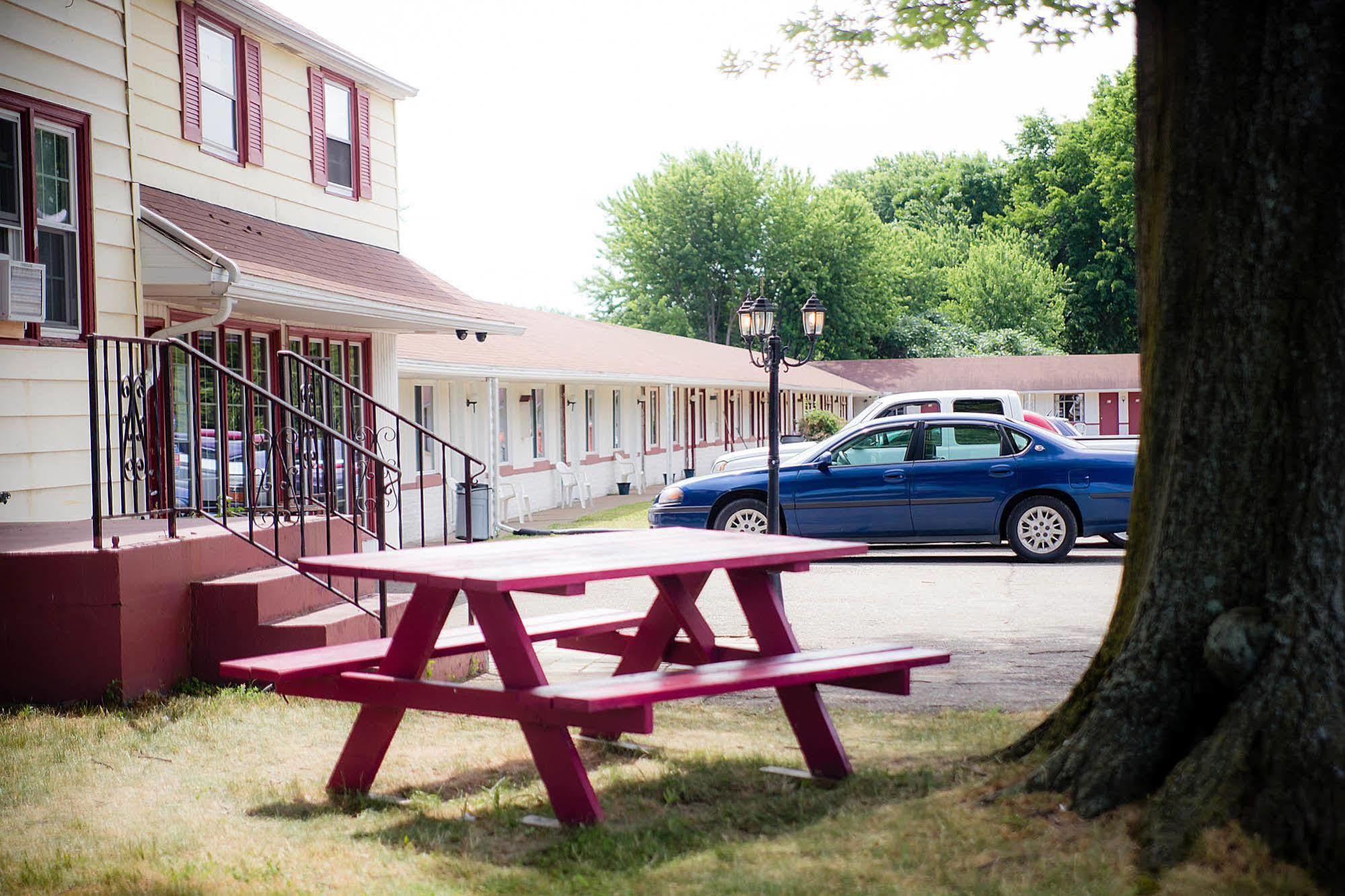 Steelhead Inn Erie Exteriör bild